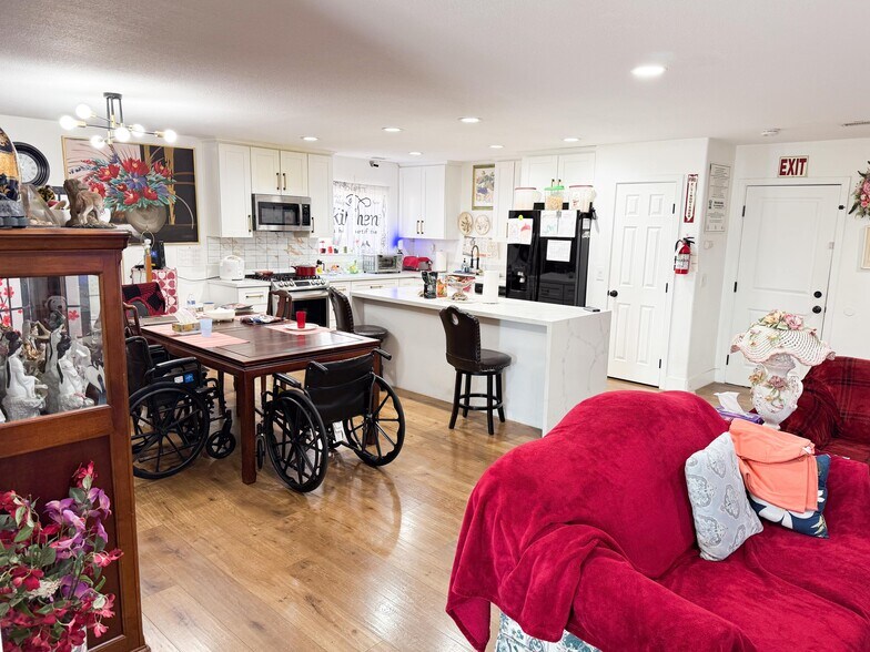 More Photos Of 819 N Rose St, Escondido Assisted Living For Sale