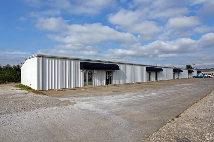 Primary Photo Of 800 N Jefferson St, Springdale Warehouse For Lease