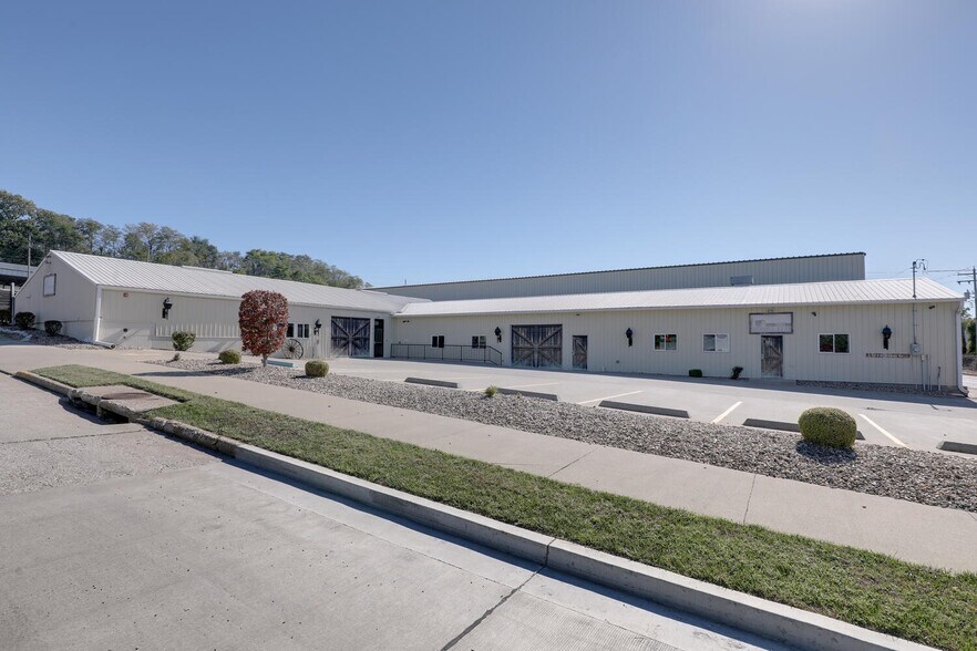 Primary Photo Of 711 S Front St, Quincy Industrial For Lease