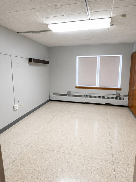 More Photos Of 303 Broadway St S, Trimont Hospital For Lease