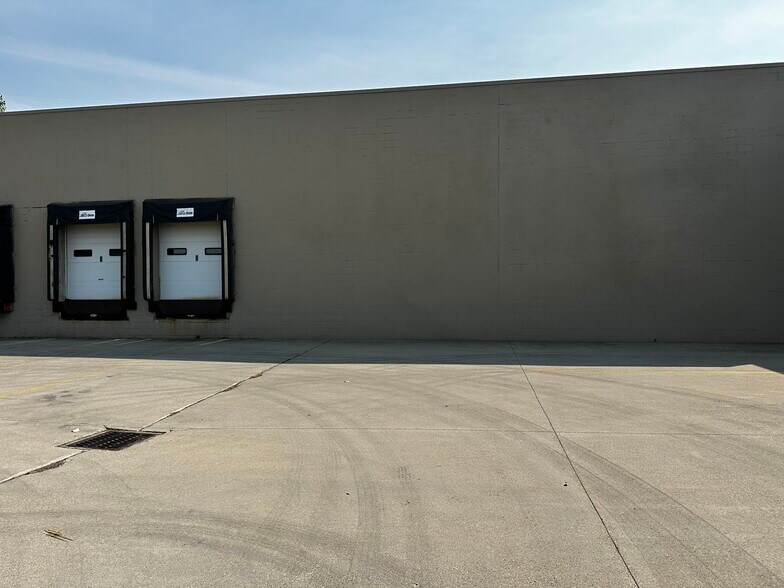 More Photos Of 22101 Aurora Rd, Bedford Heights Warehouse For Lease