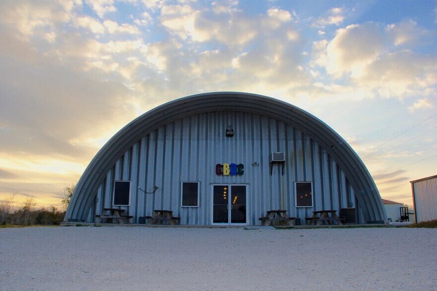 More Photos Of 12900 Fm 3436 Rd, Dickinson Bar For Lease