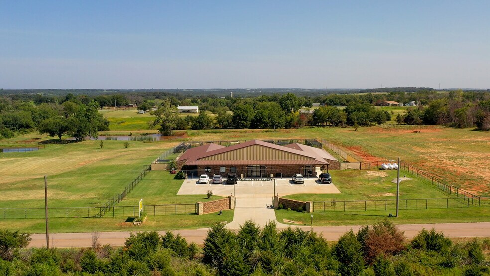 More Photos Of 39812 Hazel Dell Rd, Shawnee Veterinarian Kennel For Sale