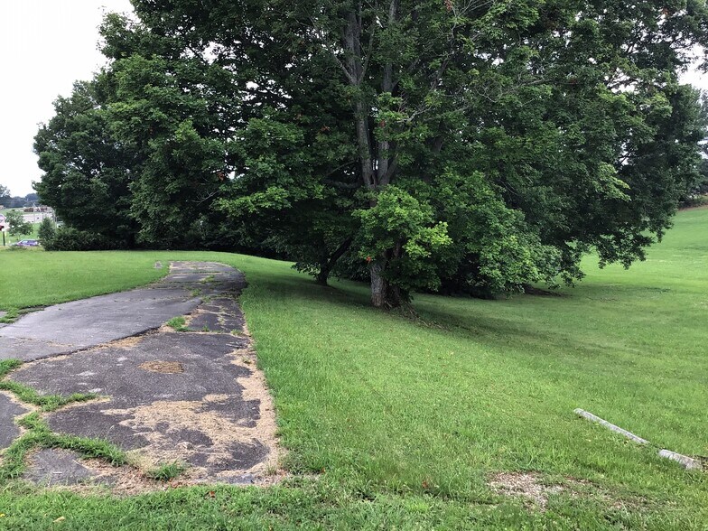 More Photos Of 000 E Andrew Johnson Hwy, Greeneville Land For Sale