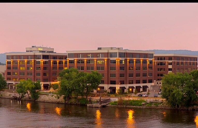 More Photos Of 332 Front St S, La Crosse Medical For Lease