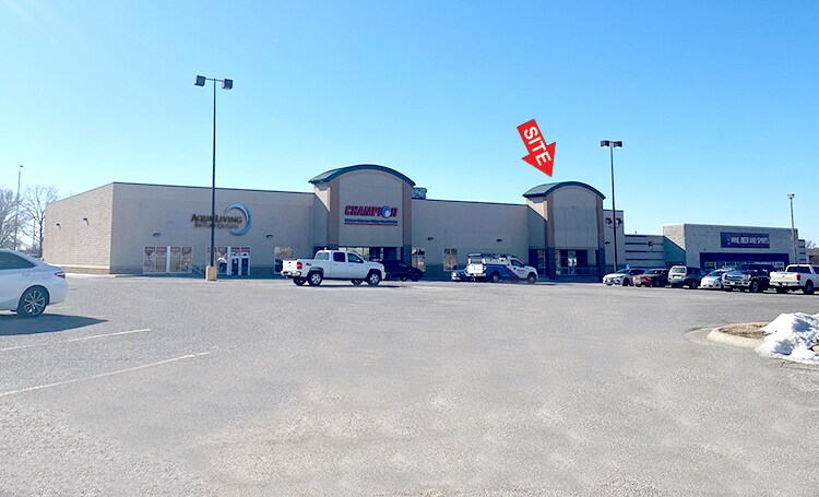Primary Photo Of 3425 Oak View Dr, Omaha General Retail For Lease