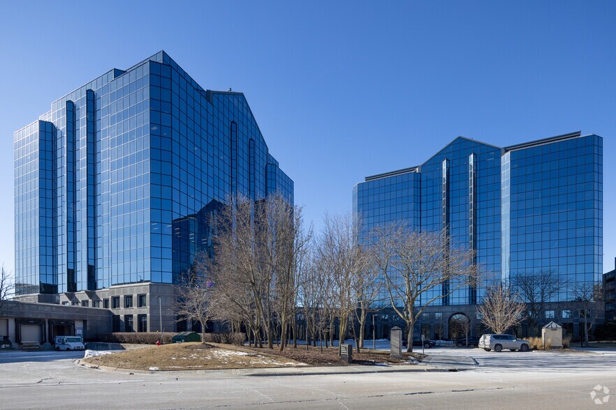 More Photos Of 2150 E Lake Cook Rd, Buffalo Grove Office For Lease