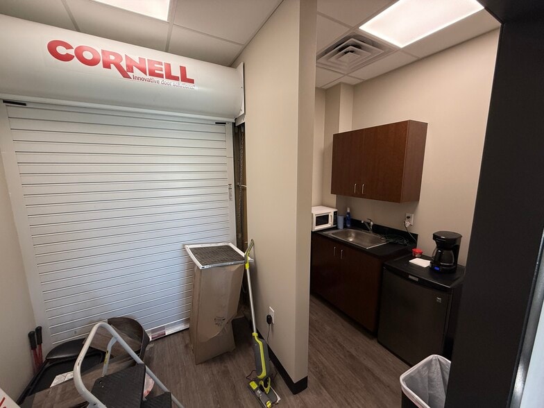 More Photos Of 1026 Country Club Dr, Auburn Parking Lot For Sale