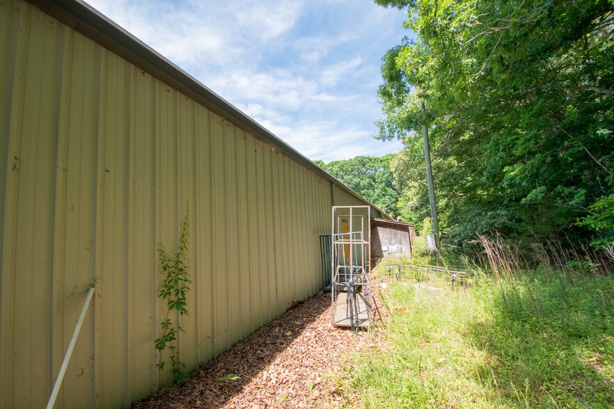 More Photos Of 248 W Franklinville St, Staley Manufacturing For Sale