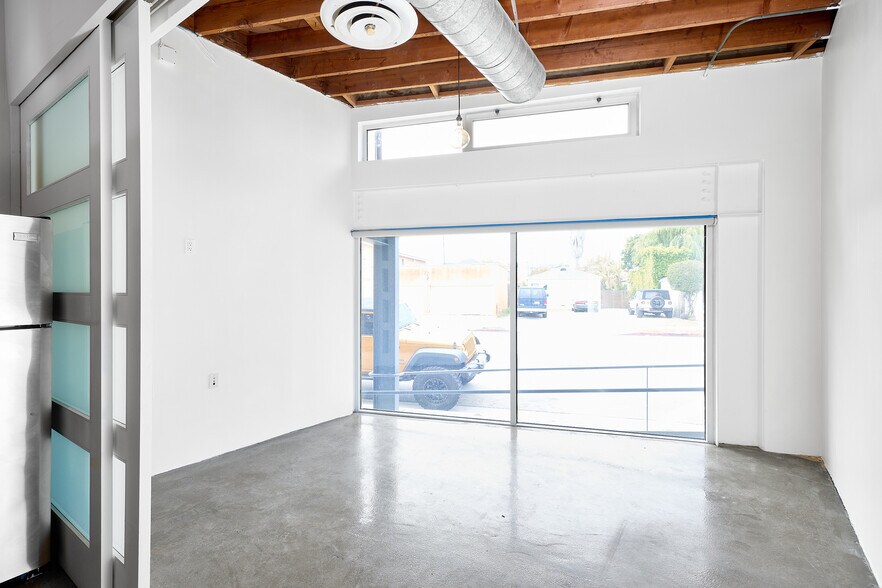 More Photos Of 1733-1737 Abbot Kinney Blvd, Venice Storefront Retail Office For Lease