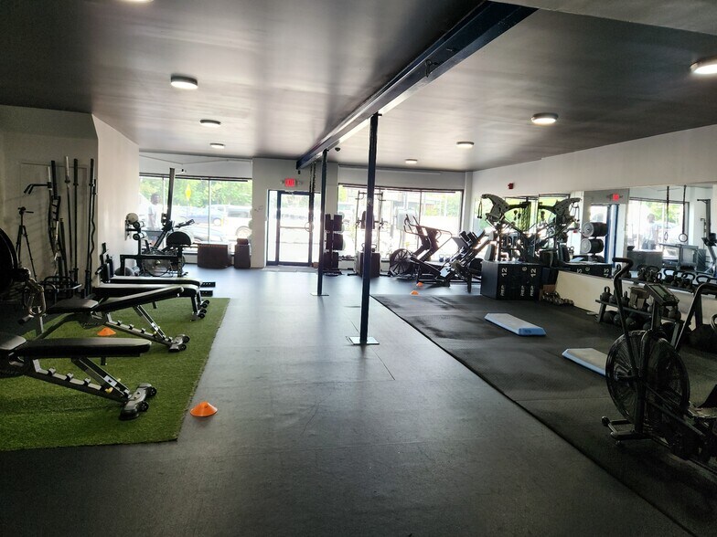 More Photos Of 310-312 W Main St, Norristown Warehouse For Lease