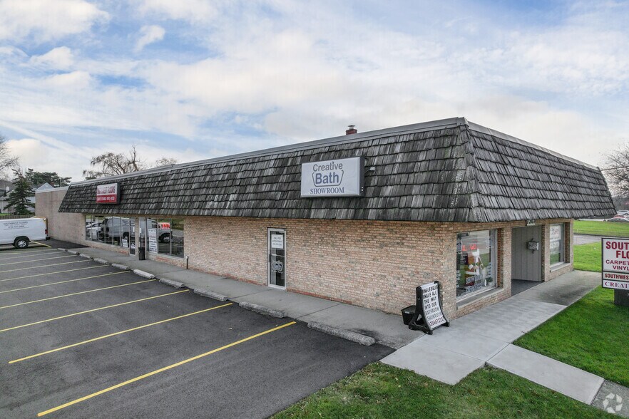 Primary Photo Of 7565 Broadview Rd, Seven Hills Storefront Retail Office For Lease