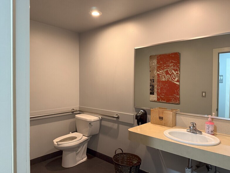 More Photos Of 57 E Main St, Walla Walla Restaurant For Lease