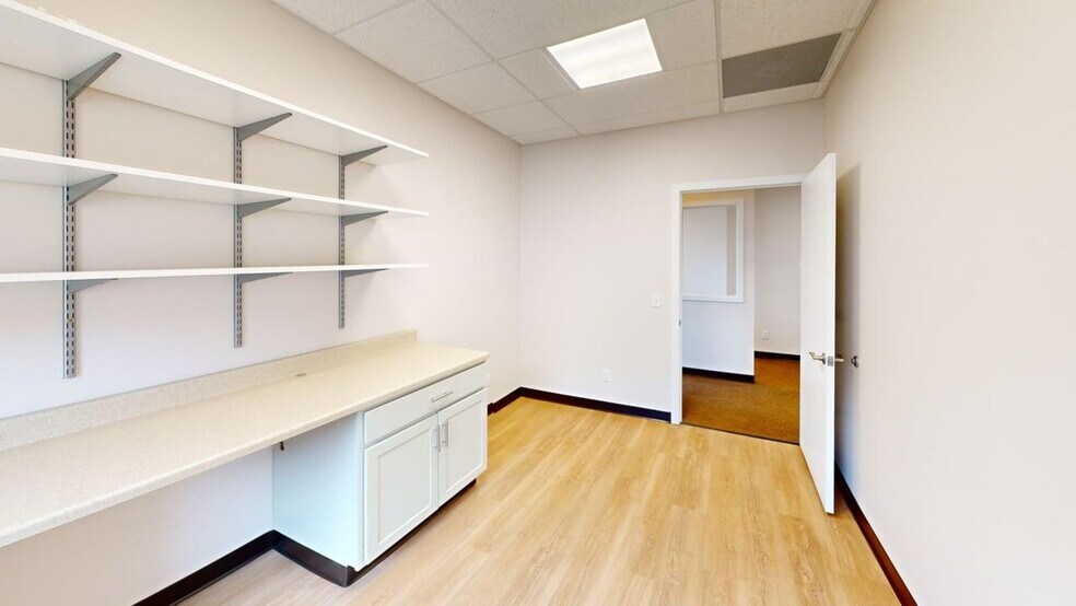 More Photos Of 125 E Shore Pky, La Porte Medical For Lease