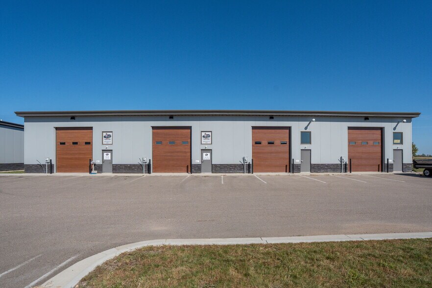 More Photos Of 3021 Evergreen Trl, Mankato Warehouse For Sale