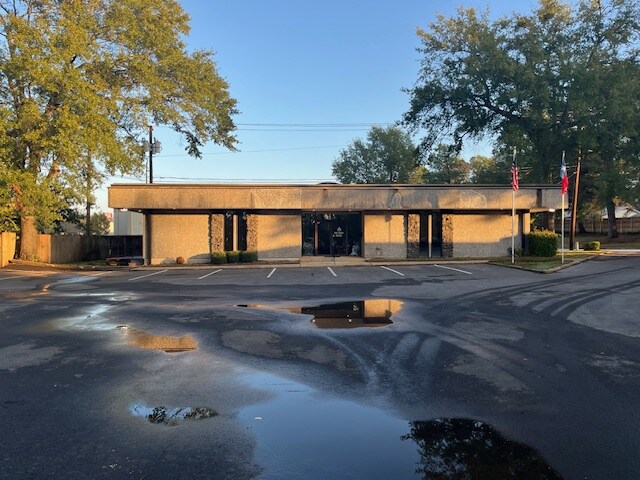 More Photos Of 211-215 Winchester Dr, Tyler Office For Lease