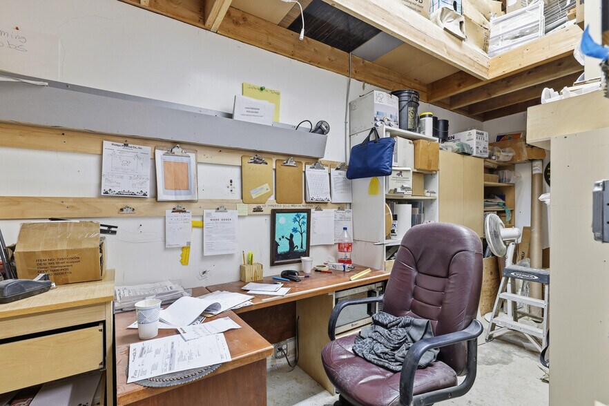 More Photos Of 13900 La Rue St, San Fernando Warehouse For Sale