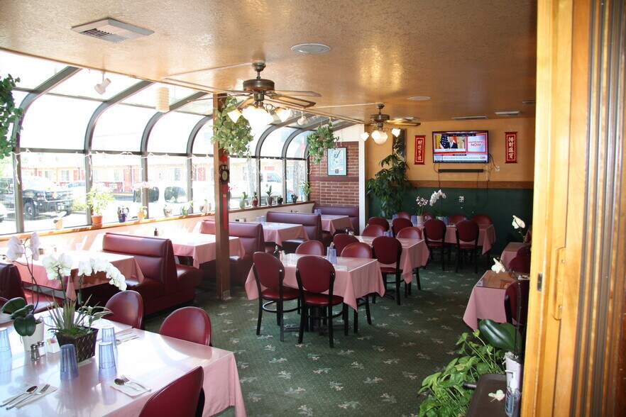 More Photos Of 325 NW 2nd St, Corvallis Storefront Retail Residential For Sale