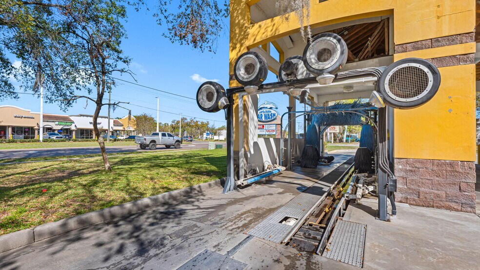 More Photos Of 113 S Valrico Rd, Valrico Carwash For Sale