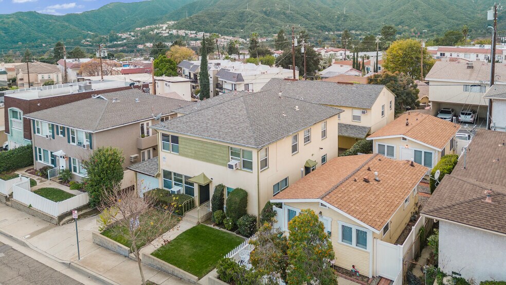 More Photos Of 4123 Ocean View Blvd, Montrose Apartments For Sale