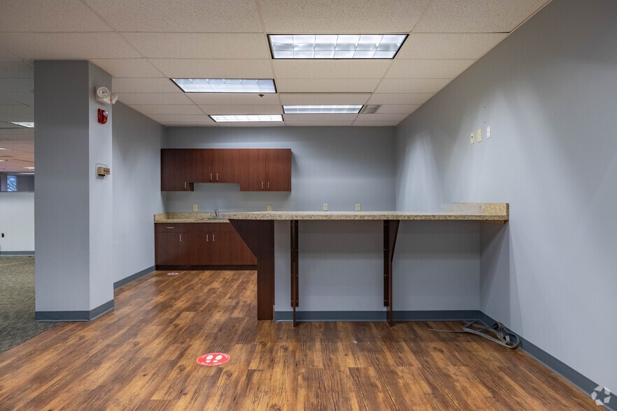 More Photos Of 4770 Duke Dr, Mason Office For Lease