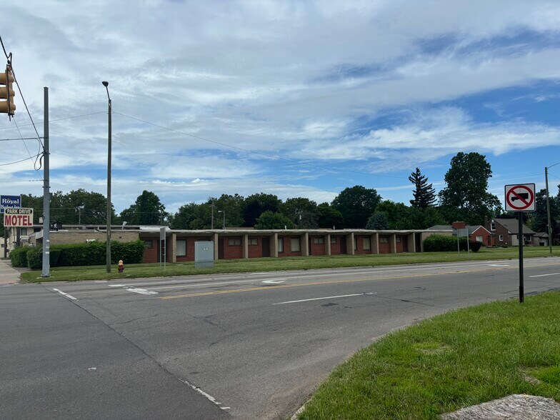 More Photos Of 22400 Plymouth Rd, Detroit Hotel For Sale