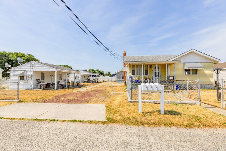 Primary Photo Of 100 W Saint Johns Ave, Villas Multifamily For Sale