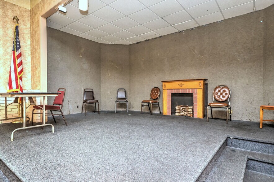 More Photos Of 560 Woodward Ave, New Haven Flex For Sale