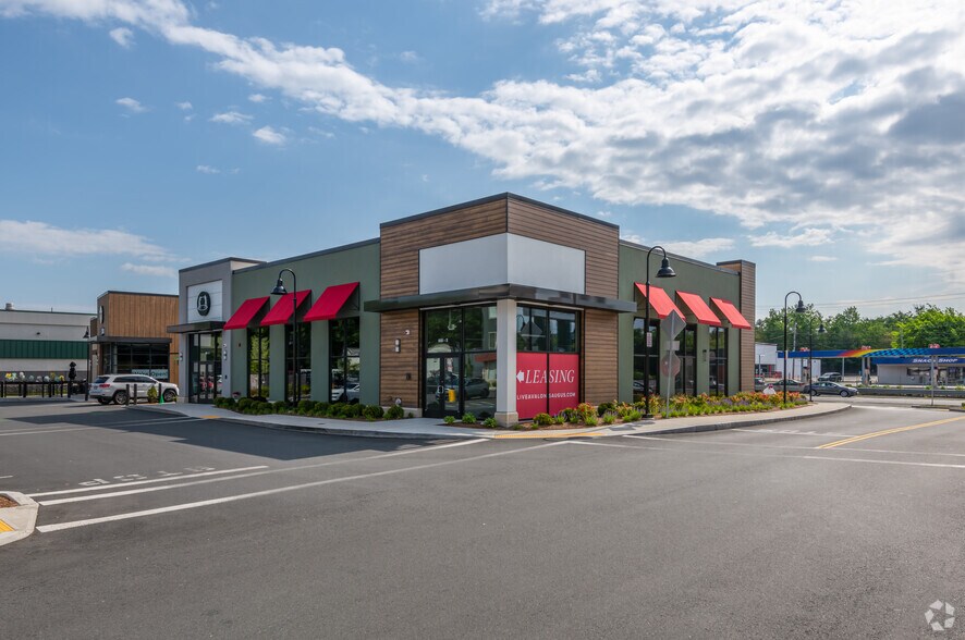 More Photos Of 855 Broadway, Saugus Storefront For Lease