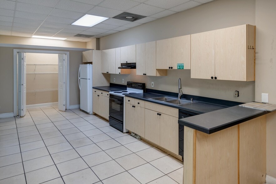 More Photos Of 7735 Bishop Rd, Fairburn Truck Terminal For Lease