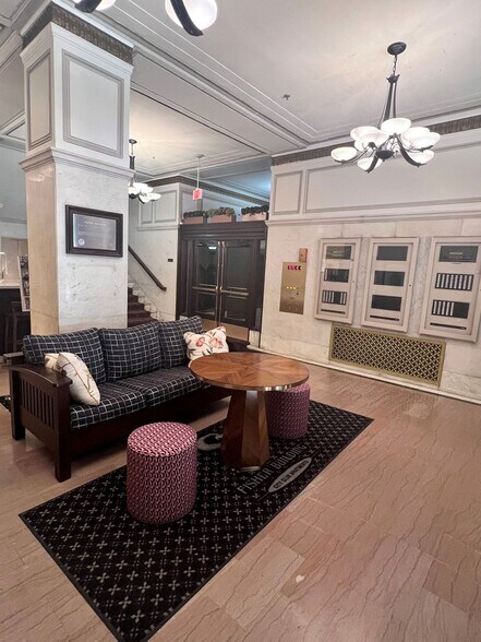 More Photos Of 343 S Dearborn St, Chicago Apartments For Lease