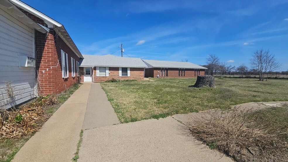 More Photos Of 1215 W Cedar Creek Pky, Seven Points Specialty For Sale