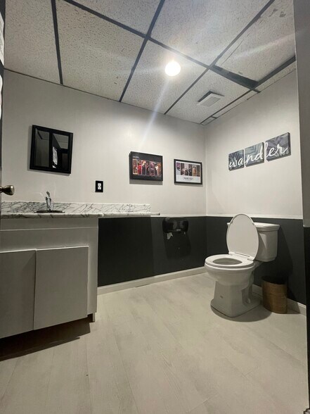More Photos Of 4719-4731 Stamp Rd, Temple Hills Service For Sale