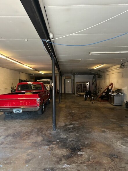 More Photos Of 160 Lynn Rd, Johnson City Manufacturing For Sale