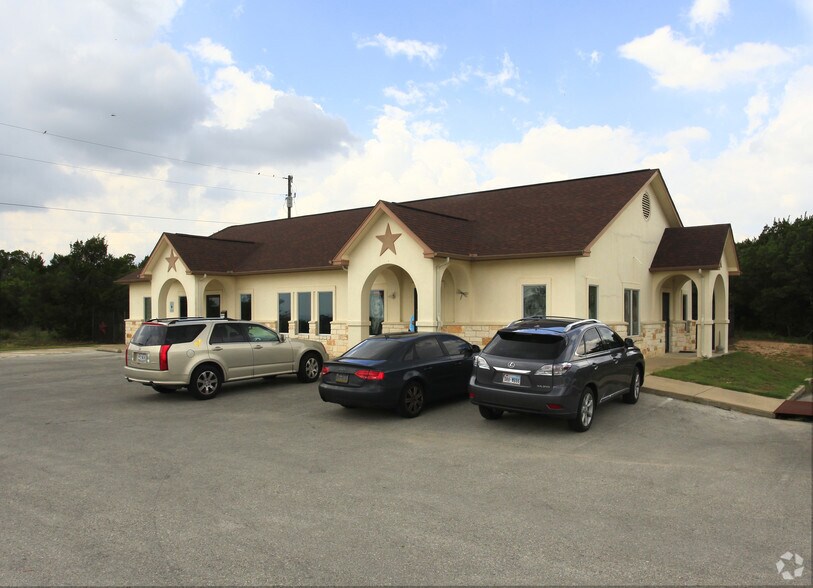 More Photos Of 6300 Lohmans Ford Rd, Lago Vista Freestanding For Lease