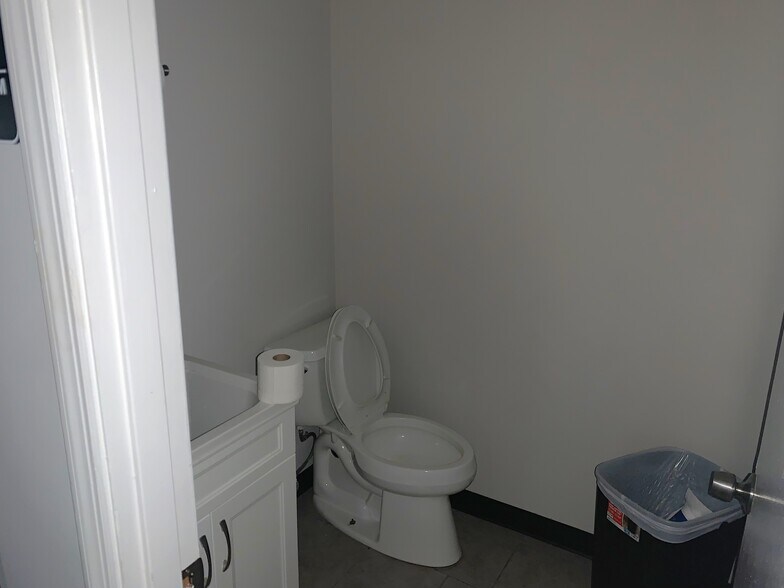 More Photos Of 4501 Reese Rd, Columbus Freestanding For Lease