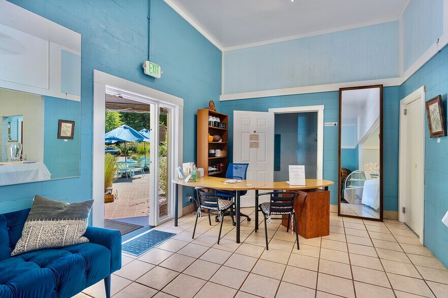 More Photos Of 16590 River Rd, Guerneville Hotel For Sale