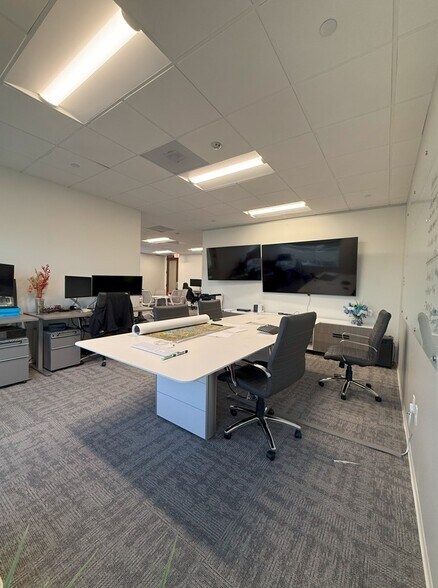 More Photos Of 3355 W Alabama St, Houston Office For Lease