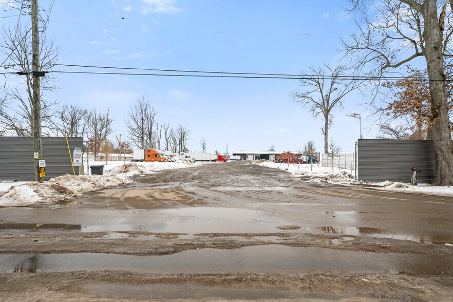 More Photos Of 1319 Tile Factory Ln, Louisville Land For Lease