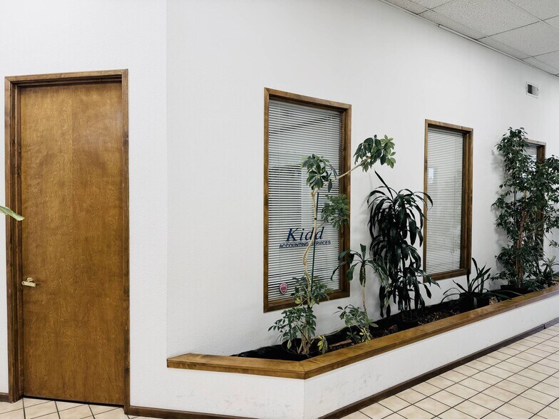 More Photos Of 525 W Main St, Visalia Office For Lease