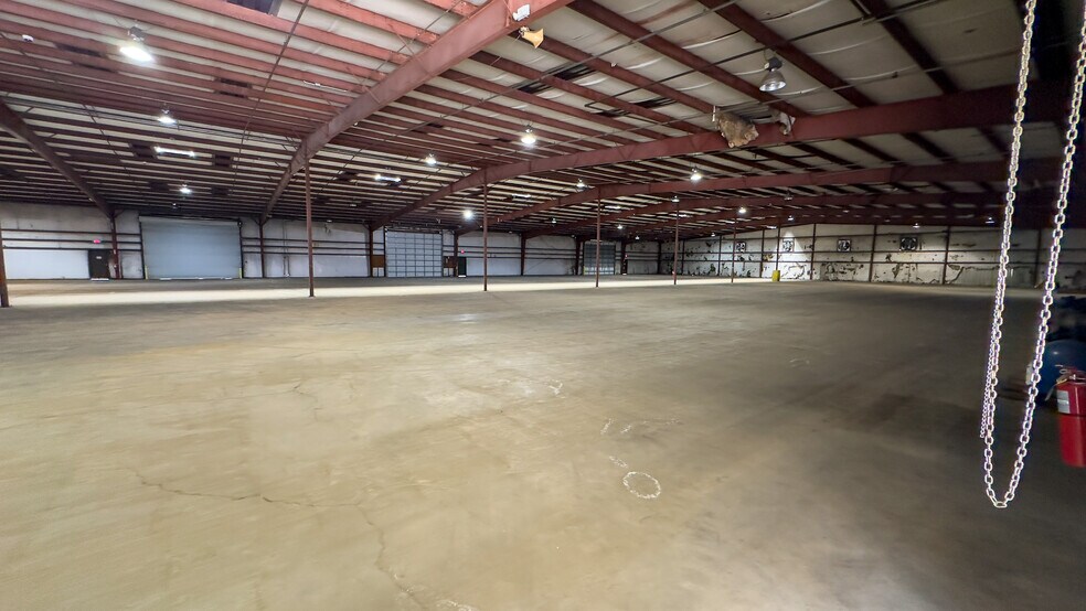 More Photos Of 1695 Buford Hwy, Duluth Warehouse For Sale