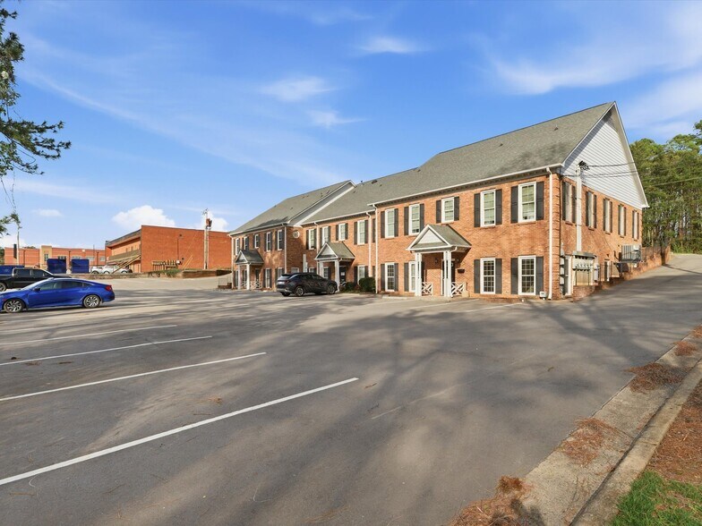 More Photos Of 825 Majestic Ct, Gastonia Medical For Lease