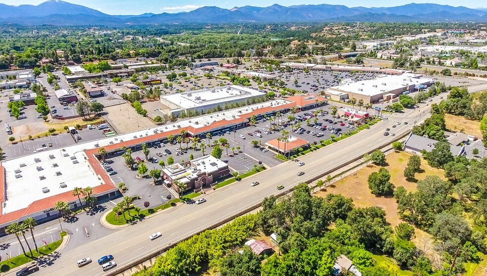 More Photos Of 1800 Churn Creek Rd, Redding Restaurant For Lease