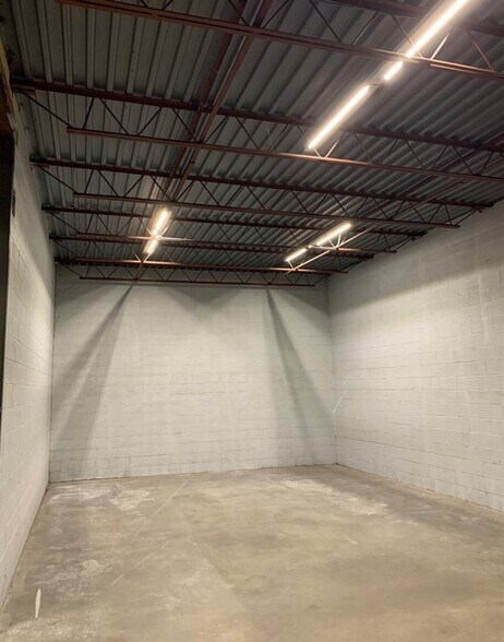More Photos Of 4016 Main St, Bridgeport Freestanding For Lease