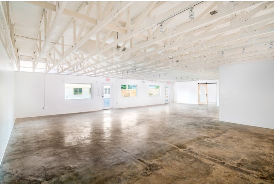 More Photos Of 1711 E Cesar Chavez St, Austin Office For Lease