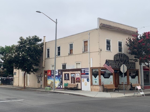 More Photos Of 201 5th St, Hollister Storefront Retail Residential For Sale