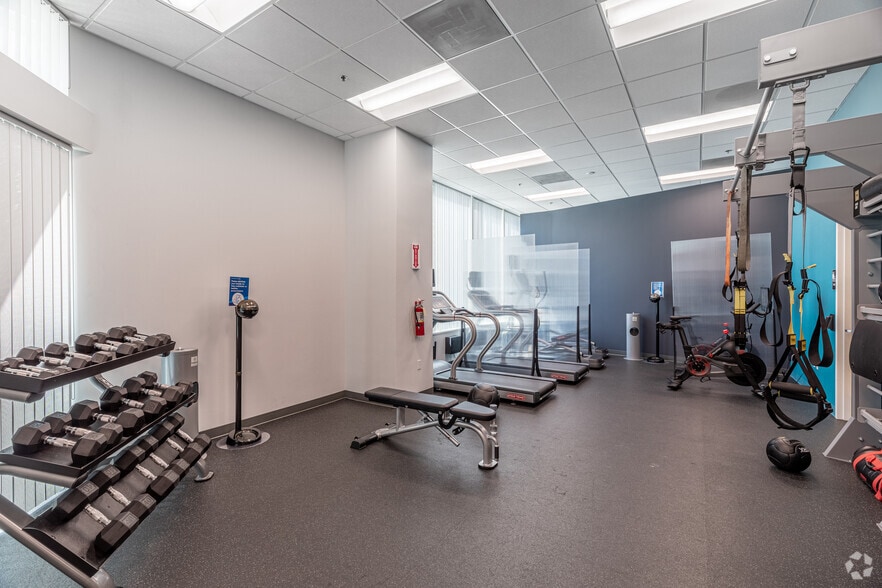 More Photos Of 9655 Granite Ridge Dr, San Diego Unknown For Lease