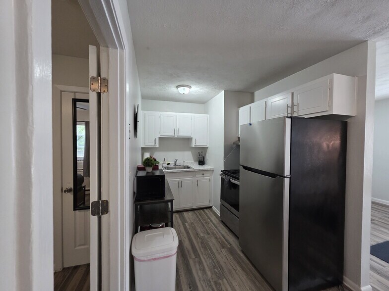 More Photos Of 812-830 Pilot Ave, Fayetteville Multifamily For Sale