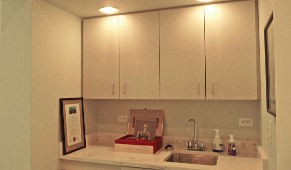 More Photos Of 641-651 Oakleaf Office Ln, Memphis Loft Creative Space For Sale