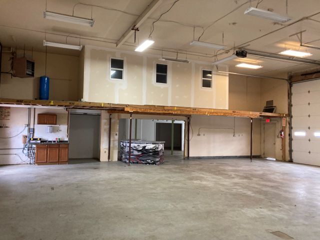 More Photos Of 274 N US Highway 31 S, Traverse City Auto Repair For Sale